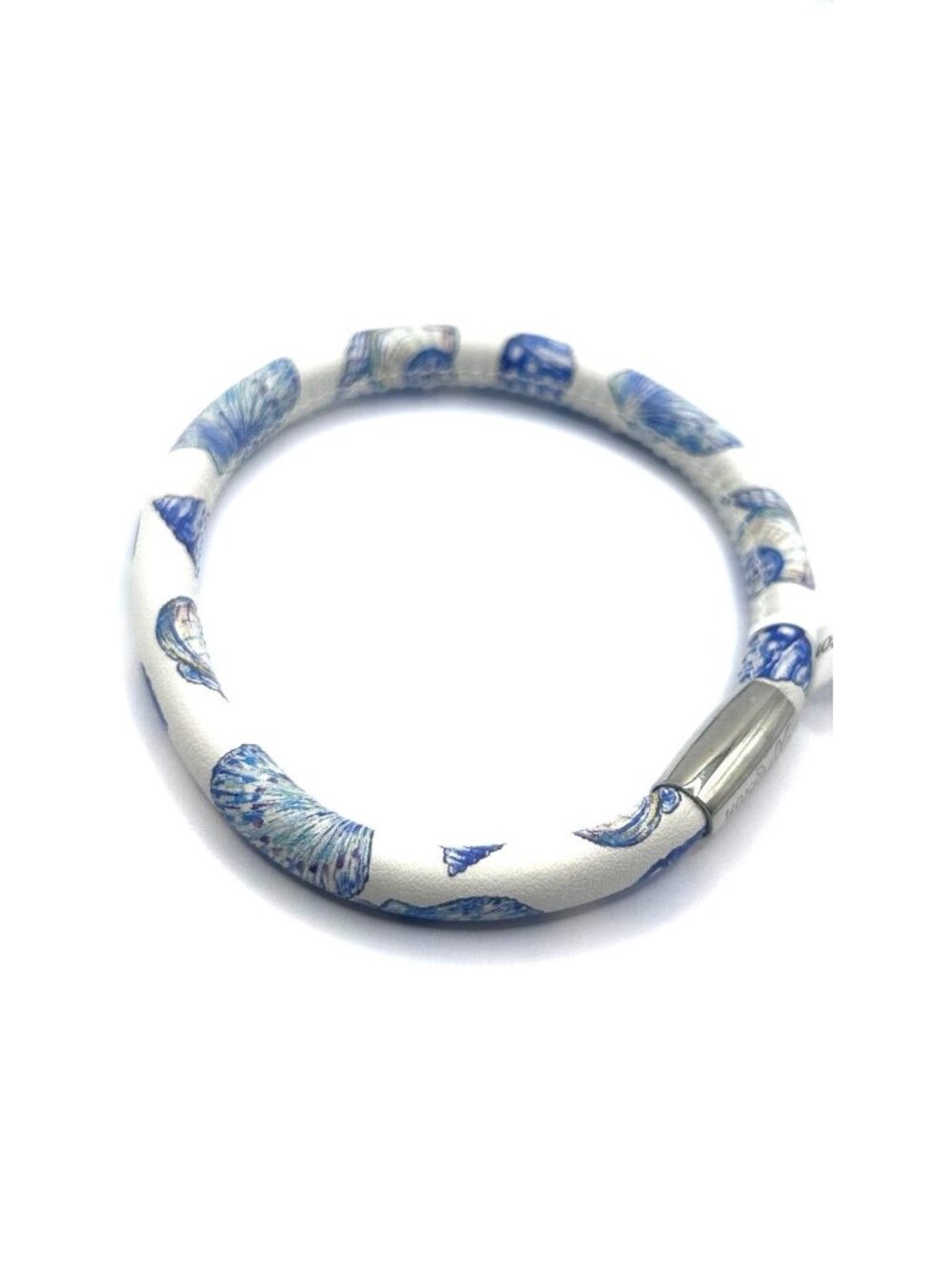 Brighton sea shells woodstock white and blue NWoutlet tag Approx 8"